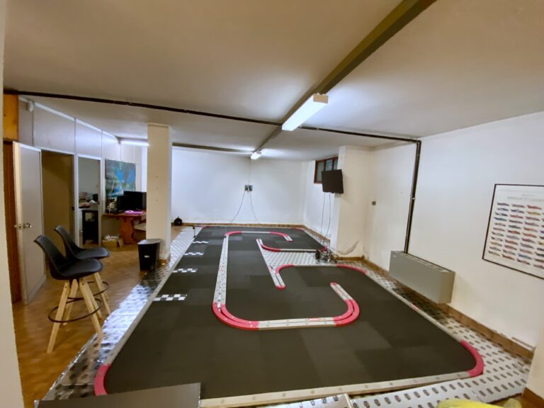 A house, a Mini-Z track